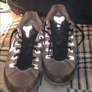 Kobe 9 Netherlands Silver Green men’s. Size 9.5